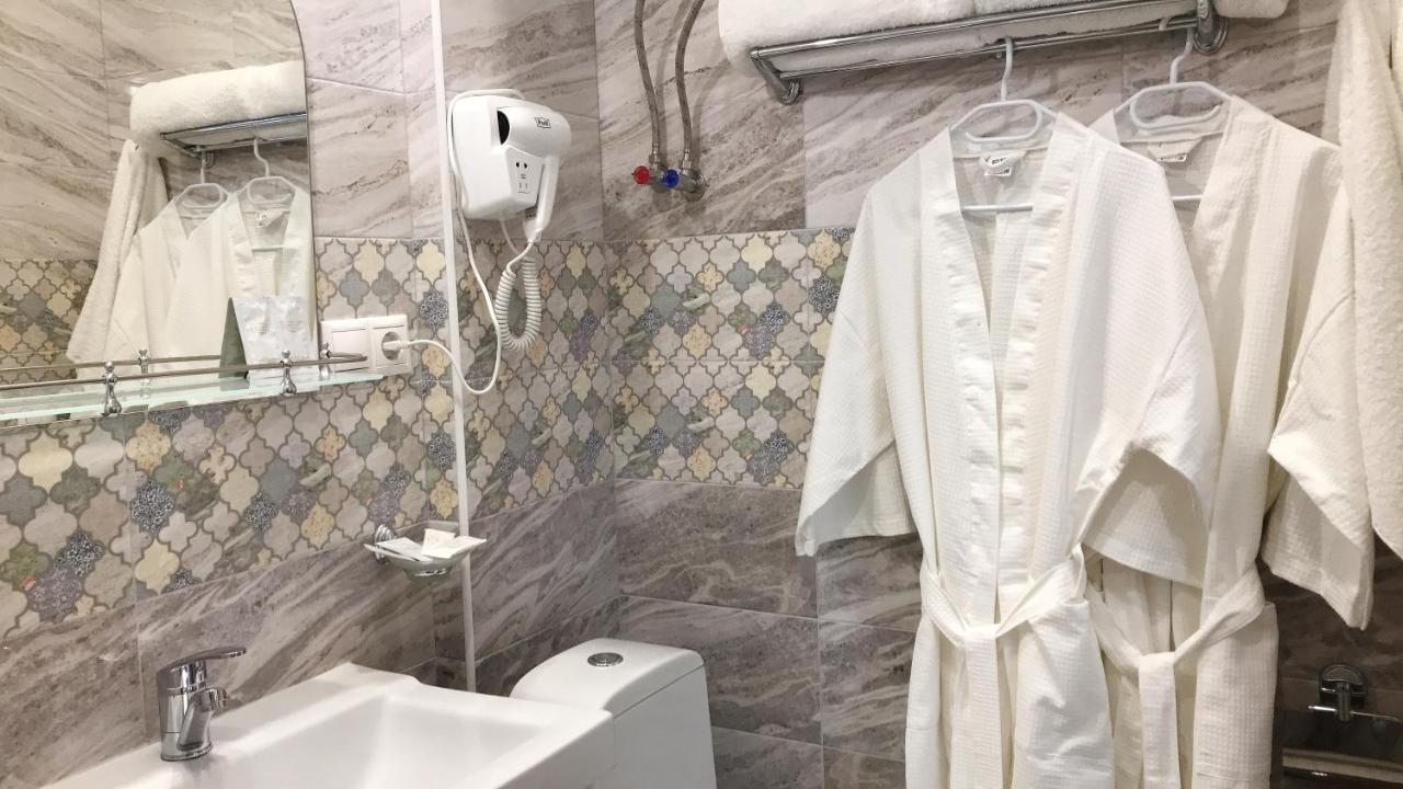 Hotel In Sukhum Suchumi Zewnętrze zdjęcie