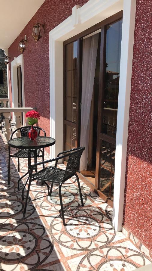 Hotel In Sukhum Suchumi Zewnętrze zdjęcie