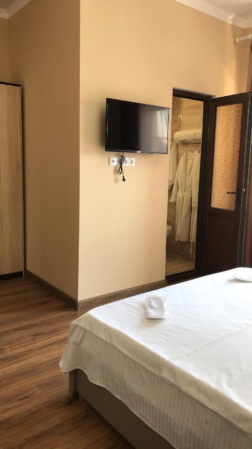 Hotel In Sukhum Suchumi Zewnętrze zdjęcie