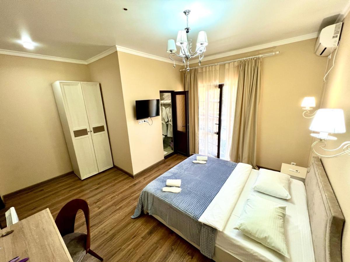 Hotel In Sukhum Suchumi Zewnętrze zdjęcie