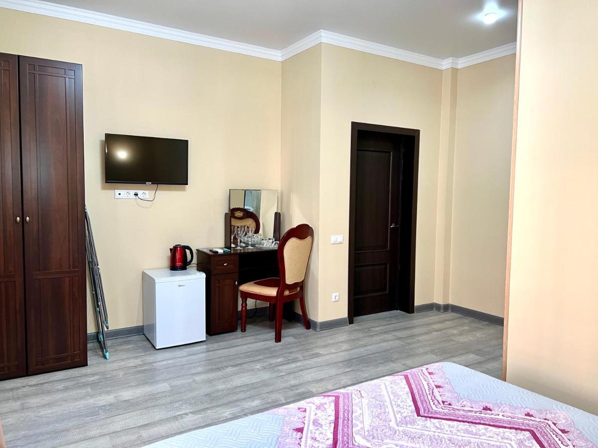Hotel In Sukhum Suchumi Zewnętrze zdjęcie