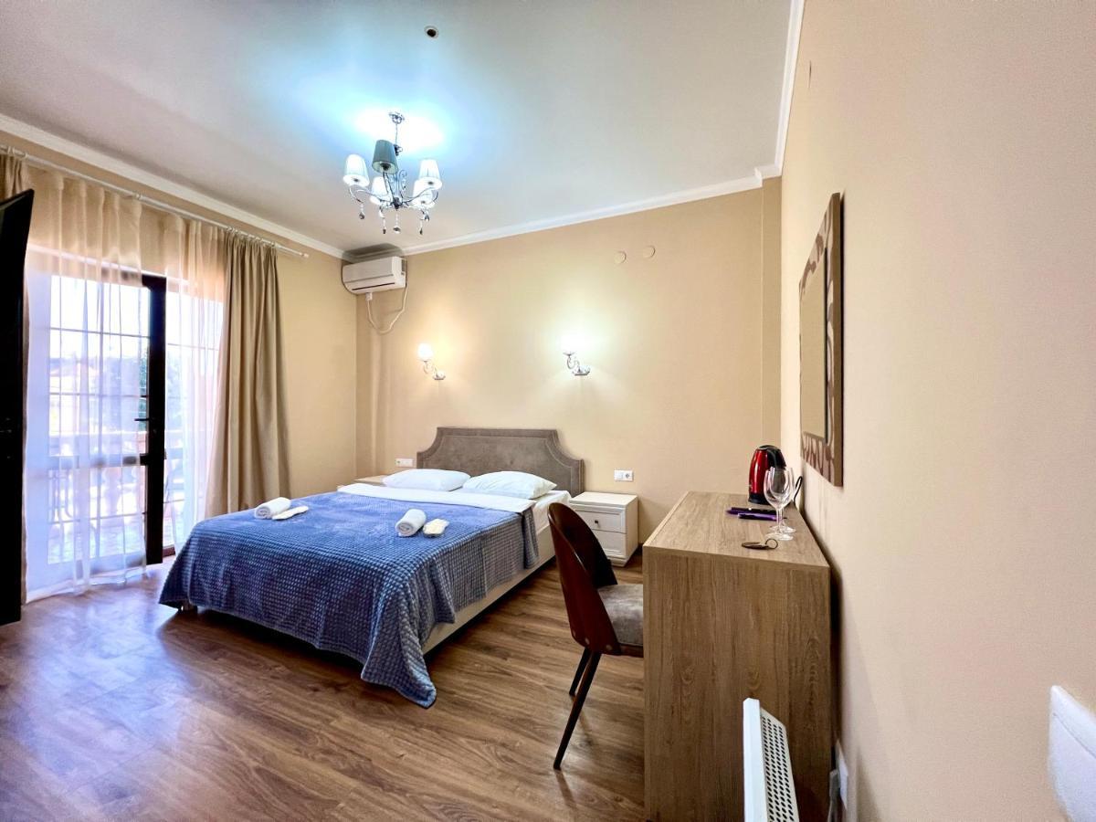 Hotel In Sukhum Suchumi Zewnętrze zdjęcie